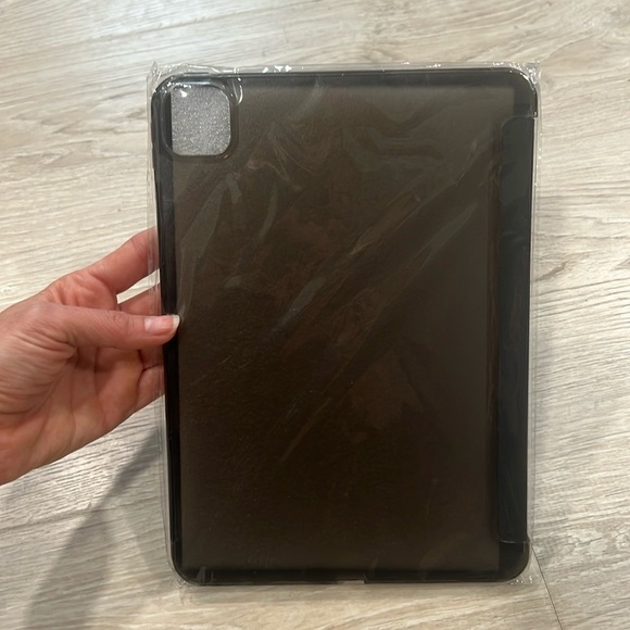 cobak Other - Black iPad Pro 11” slim case with cover